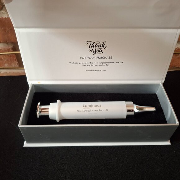 Luminous Las Vegas Instant Face Lift - Picture 2 of 2